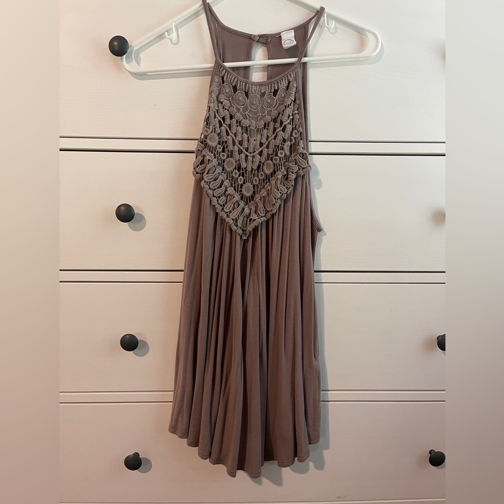 Like new float sleeveless top
